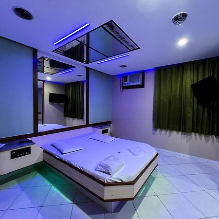 Status Motel Niterói Eksteriør bilde