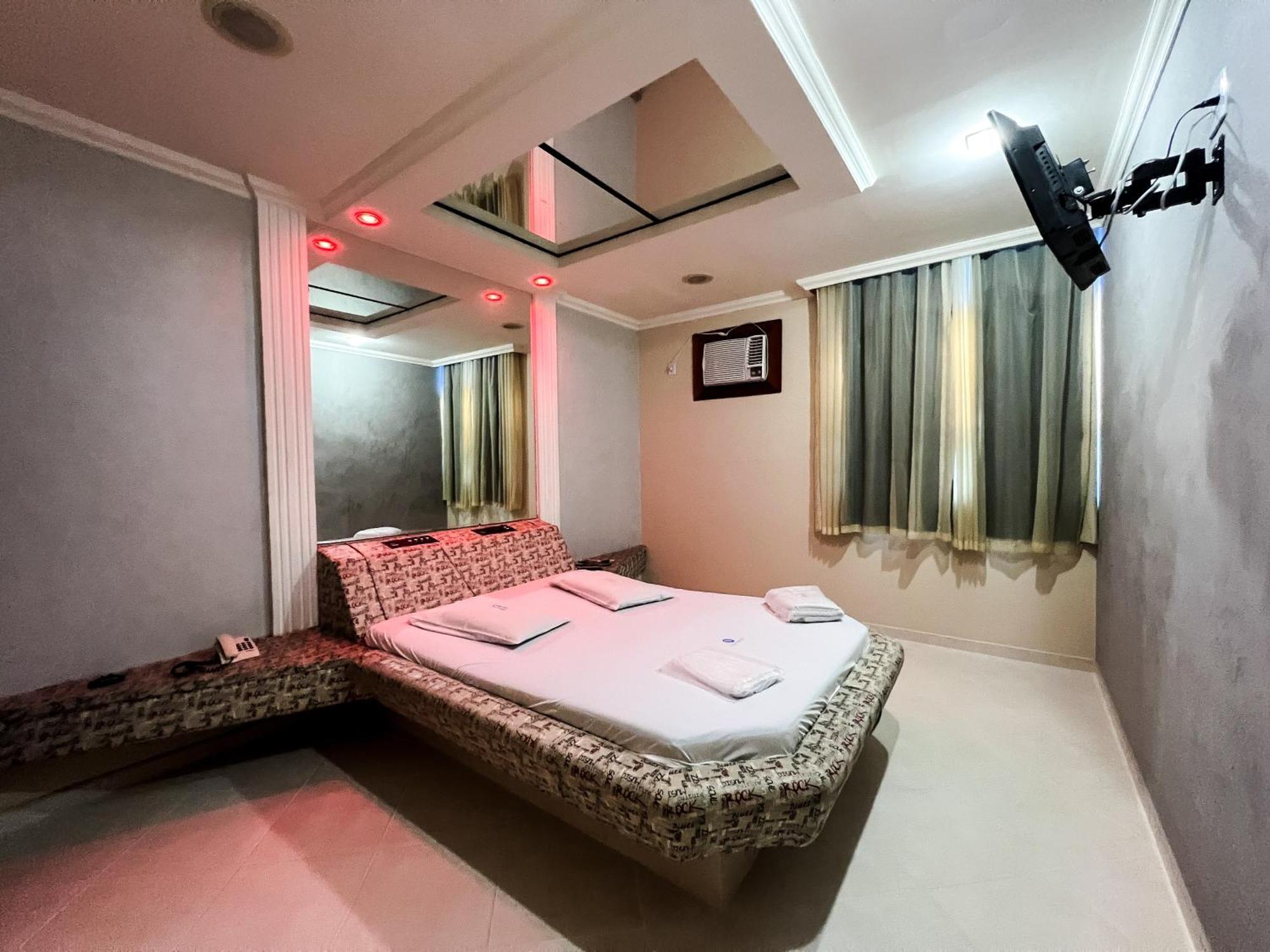 Status Motel Niterói Eksteriør bilde